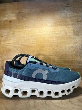 On CloudMonster REFLECTIVE Womens Size 9.5 Running Shoes Sneakers Dust Vapor